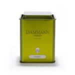 Boîte métallique vide Dammann Frères, capacité 100 g, couvercle hermétique, design décoratif, prête à accueillir une infusion.