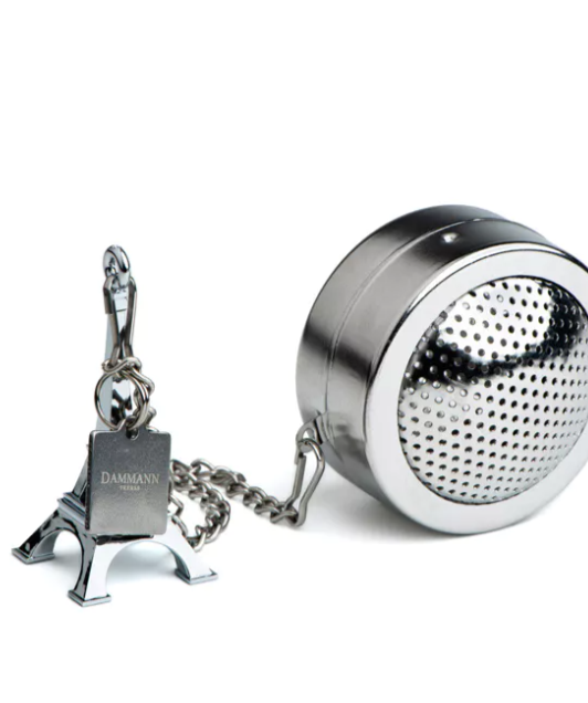 Boule à thé Tour Eiffel - DAMMANN FRÈRES Boule à thé Tour Eiffel Dammann – infuseur en acier inoxydable perforé avec chaînette terminée par une miniature de la Tour Eiffel