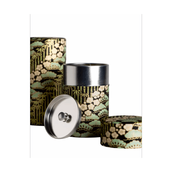 Boîte à thé Mousson Dammann Frères en papier washi noir, décorée de motifs végétaux, double couvercle pour une conservation optimale.