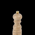 Moulin à poivre Paris u’Select Peugeot 15 cm en bois couleur naturel avec bague de réglage et bouton doré tête de lion.