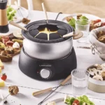 Appareil à Fondue Classic Lagrange avec caquelon antiadhésif et fourchettes, prêt pour une fondue conviviale.