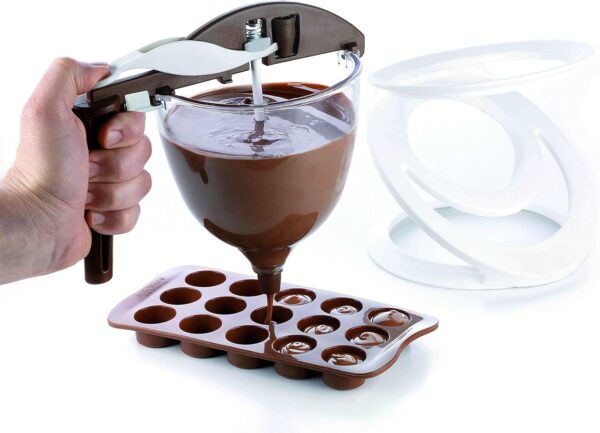 Silikomart Funnel Choc – Entonnoir à piston pour dosage précis : idéal chocolat, coulis, pâtes liquides. Accessoire professionnel pour pâtisserie et chocolaterie.
