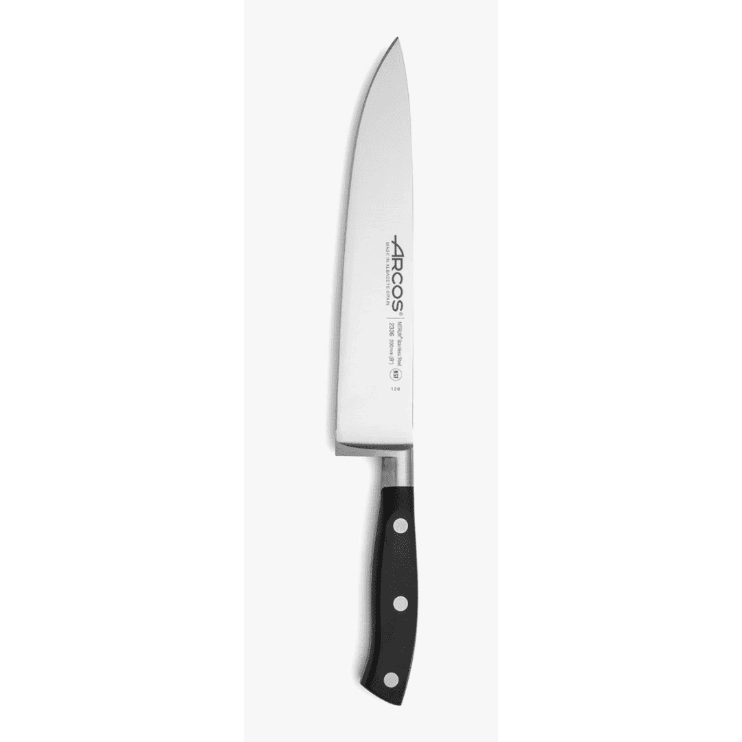 Couteau de cuisine Arcos Riviera 200 mm avec lame inox forgée et manche ergonomique noir, idéal pour couper viandes, légumes et fruits avec précision.