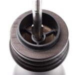 Moulin à poivre Paris u’Select Peugeot 22 cm en bois couleur chocolat avec bague de réglage et bouton doré tête de lion.