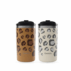 Mug isotherme Qwetch Wild 350 ml — finition camel motif sauvage, bouchon hermétique, format compact 350 ml.