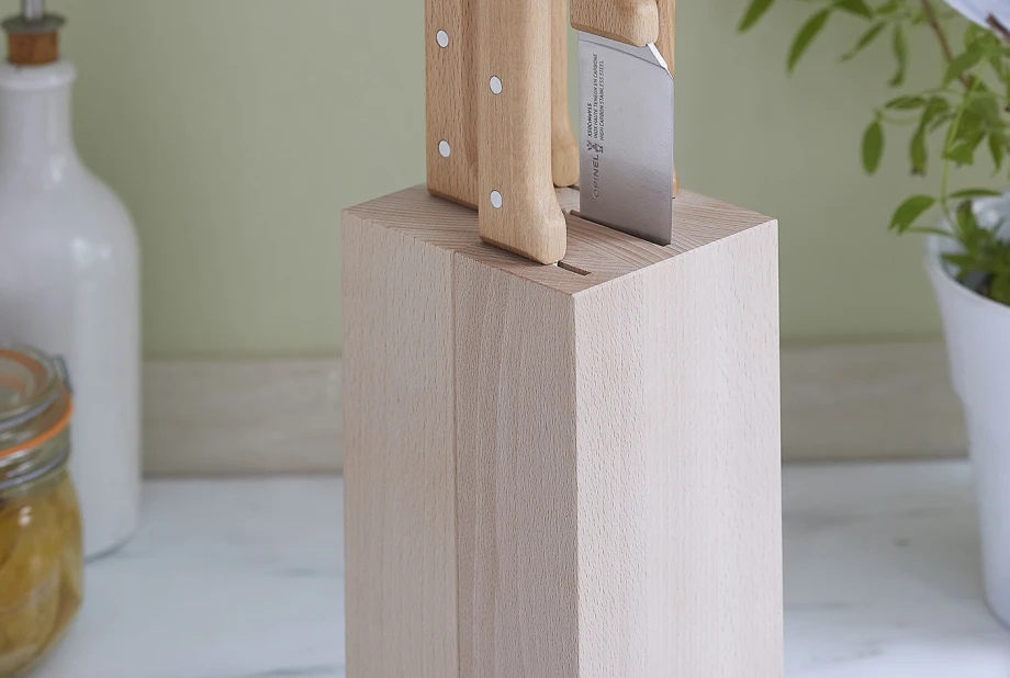 Bloc Parallèle Viande Bloc Parallèle Viande Opinel avec 5 couteaux de cuisine – couteau d’office, chef, Santoku, découper et viande & volaille, manche bois de hêtre sur bloc stable.