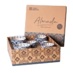 Service apéritif 6 pièces Almada Table Passion – plateau apéro en porcelaine décorée de motifs arabesques multicolores avec 6 bols assortis.