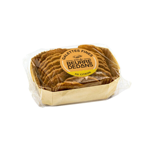 Barquette en bois contenant des galettes artisanales au citron – biscuits gourmands Maison DV.