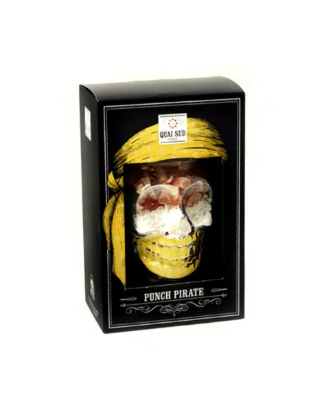 Préparation Quai Sud pour punch tropical Punch Pirate — papaye, noix de coco et ananas prêt à macérer dans du rhum.
