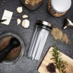 Shaker à épices Cole & Mason Saunderton avec 5 compartiments et couvercle inox