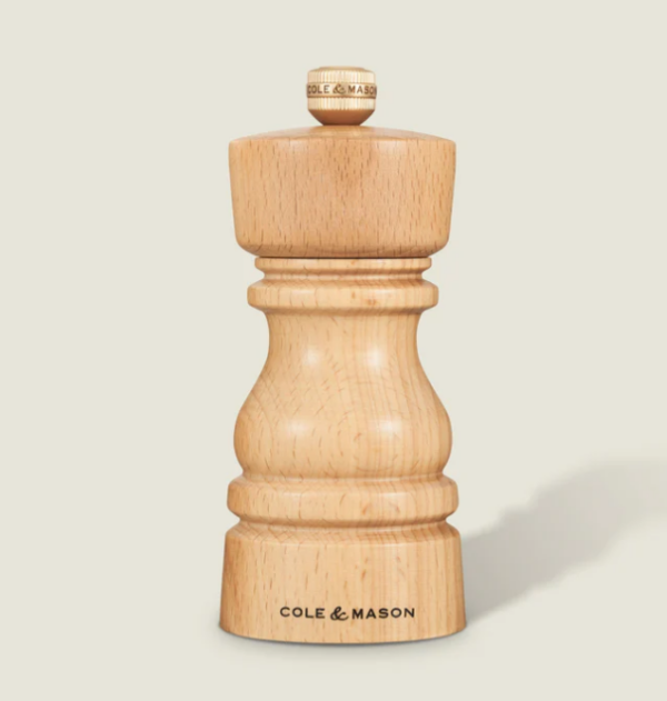 Moulin à sel London 13 cm en bois de hêtre naturel Cole & Mason avec design classique.