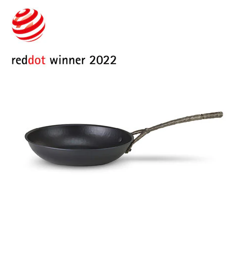 Poêle BEKA Artist 28 cm en acier carbone noir martelé avec poignée inox, compatible induction et four